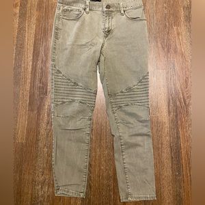 Size 4 EXPRESS green cropped jeans